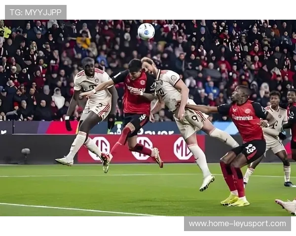 拜仁3-0药厂:上替补都能半场致胜,拜仁3-1