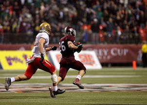 乐鱼体育手机版-加拿大队在赛制中的表现：如何调整战术应对不同对手，加拿大队与中国队