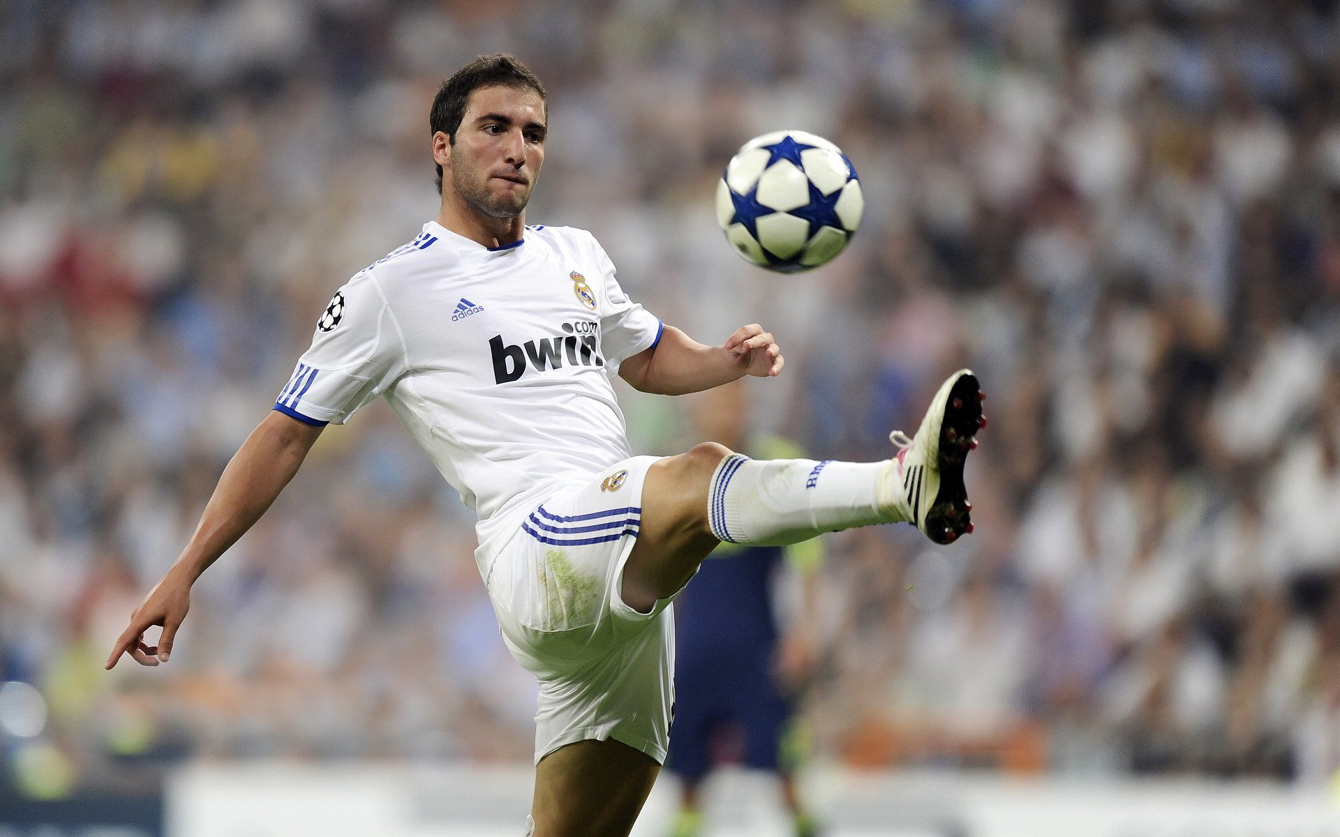 1-0!一场小胜让中超争冠要乱,申花胜深圳!成都掉队海港2分领跑